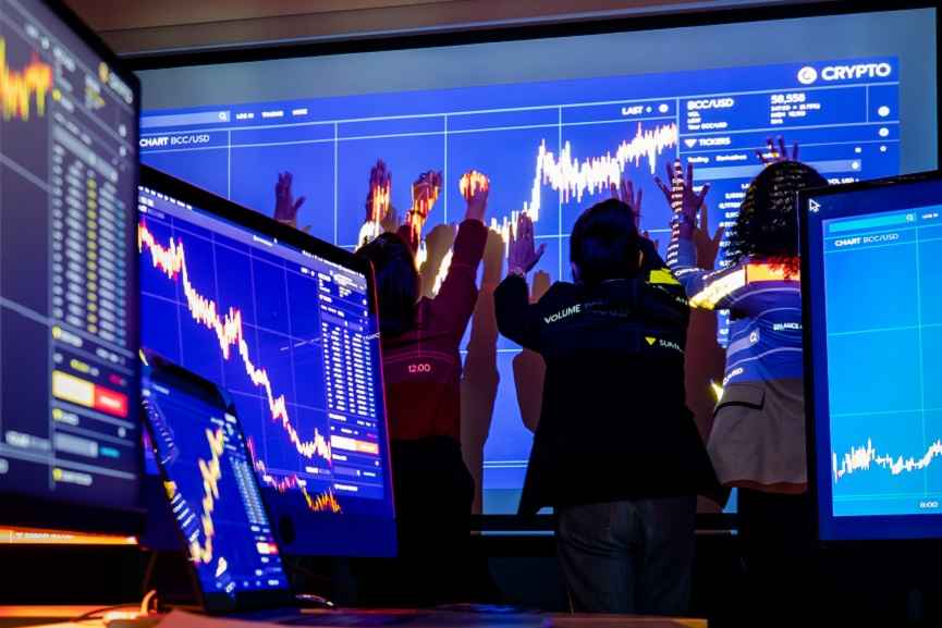 Crypto vs. Traditional Markets-Competing or Cooperating