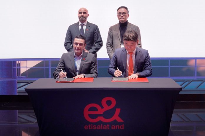 Samsung and e& UAE partnership