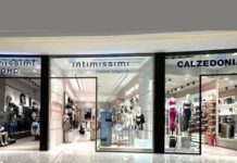 Oniverse Group in Dubai Mall