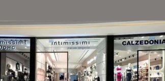 Oniverse Group in Dubai Mall