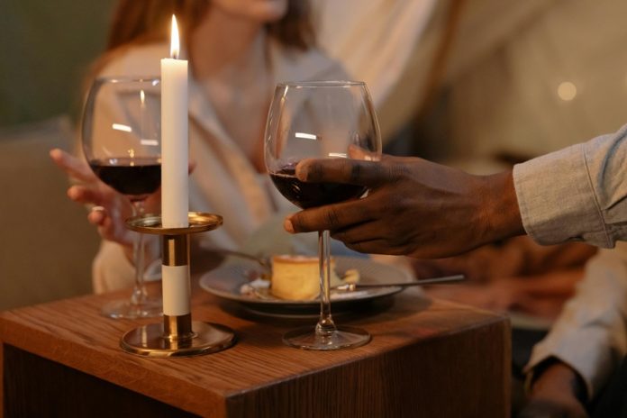 More money, more love on the horizon! Says Study