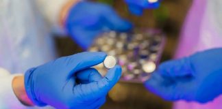 KAUST researchers find salt boosts water battery lifespan