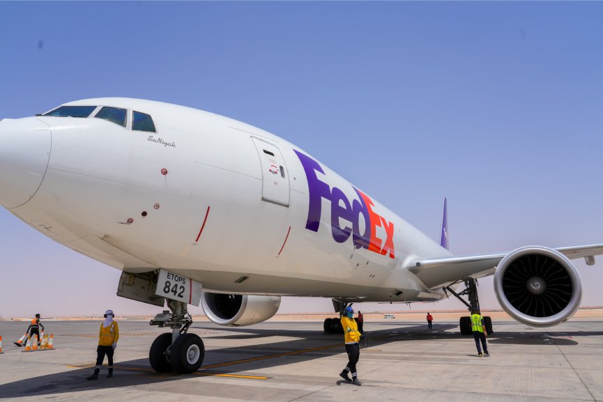 FedEx launches 1st non-stop flight to Saudi Arabia
