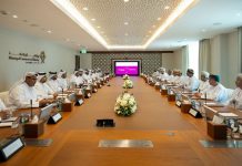 Qatar, Oman explore ways to enhance economic cooperation