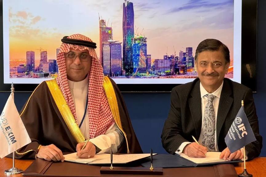 Saudi EXIM signs agreement with IFC to boost trade finance