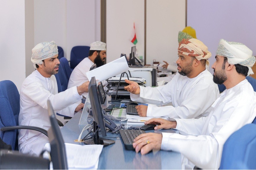 Oman ministry unveils major fee reforms for work licenses, permits