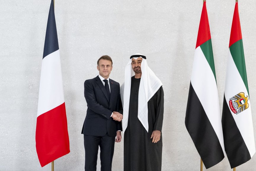 UAE President receives French counterpart to strengthen ties