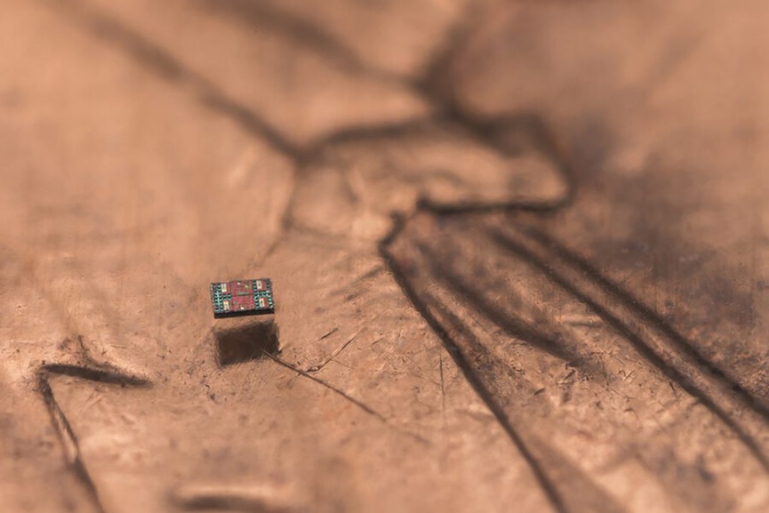 World’s tiniest autonomous robots advance health, manufacturing