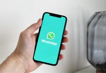 WhatsApp cover photo feature for iOS users