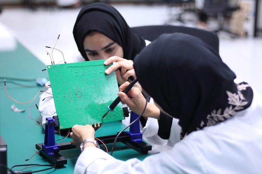 Oman strengthens digital economy with semiconductor investments