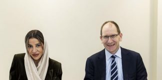 Etihad Credit Insurance signs MoU with Export Finance Australia Etihad Credit Insurance and EFA sign MoU